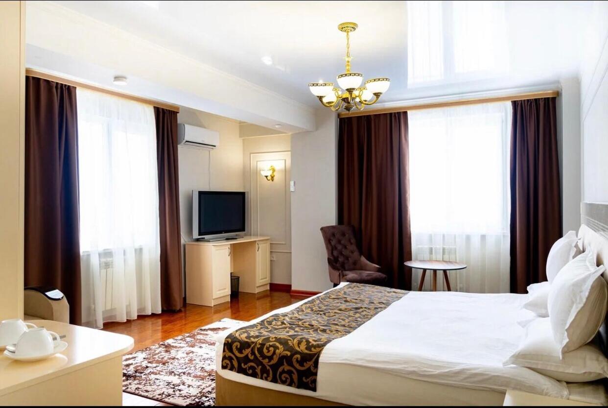 Gold Boutique Hotel Alma-Ata Exteriör bild
